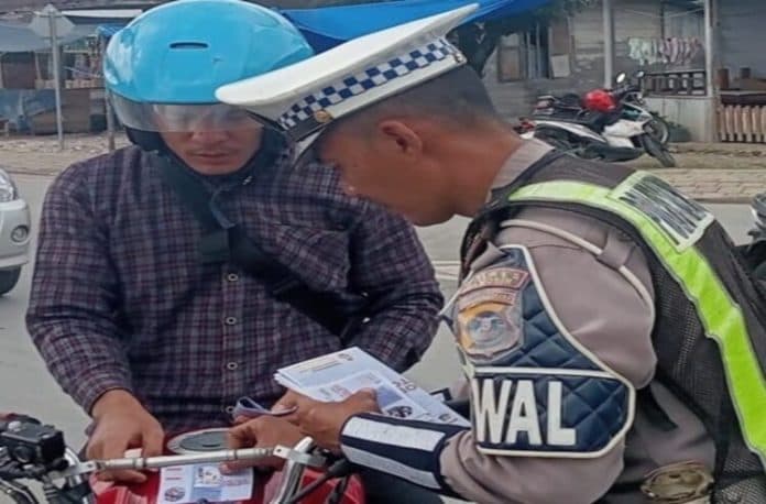kendaraan_melintasi_jembatan_tano_ponggol_dihimbau_tertib_lalin