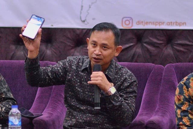 kepala_bpn_jaktim_dibebastugaskan_usai_viral_istrinya_pamer_harta