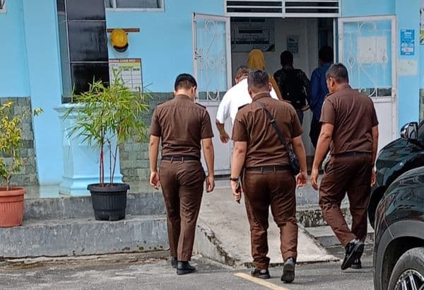 kepala_kejari_dairi_datangi_rsud_sidikalang_ternyata_mau_cek_kesehatan