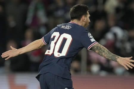 kepergian_lionel_messi_ke_psg_buat_barcelona_makin_terpuruk