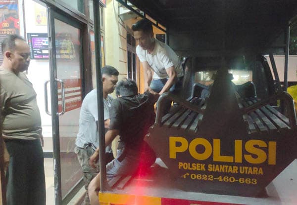 kepergok_menjambret_hp_pria_ini_dimassa_di_jalan_cokro_siantar_hingga_babak_belur