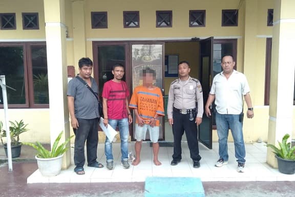 kepergok_saat_maling_handphone_lobar_ditangkap_warga