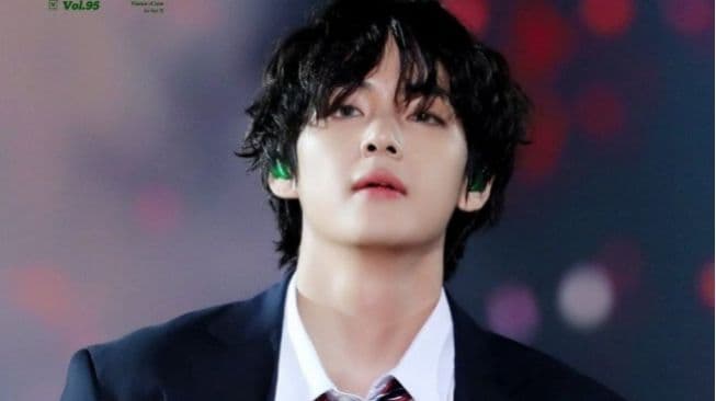keren_v_bts_dinobatkan_penyanyi_paling_tampan_sedunia