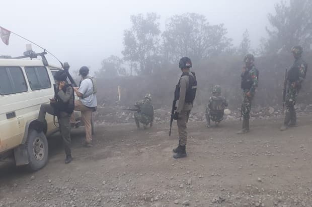 keributan_antar_anggota_kopassus_dengan_satgas_amole_di_timika_6_polisi_terluka