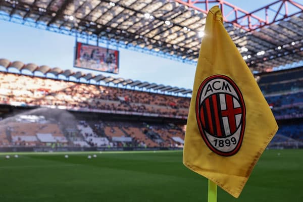 kericuhan_pendukung_liga_champions_supporter_psg_dan_polisi_italia_ditikam