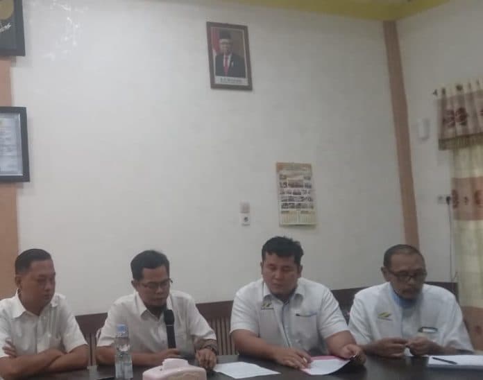 kerugian_kebakaran_kamar_asap_di_kebun_gunung_para_rp100_juta