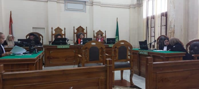 kerugian_negara_telah_dicicil_bendahara_dinkes_nias_barat_mohon_divonis_bebas