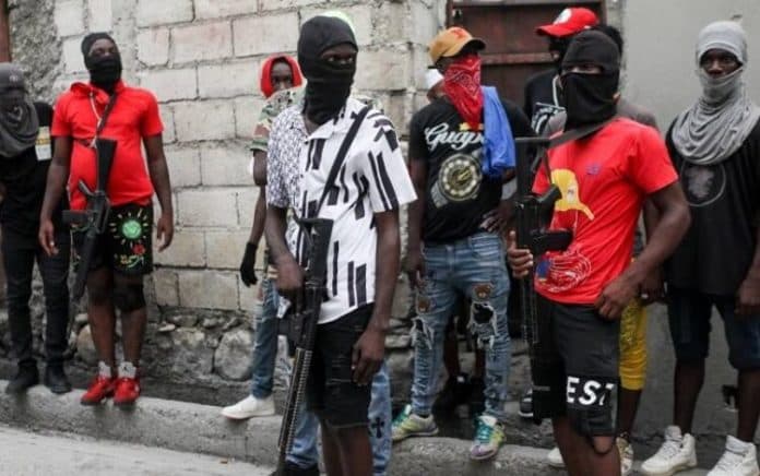 kerusuhan_menggila_mayat_berserakan_di_pinggiran_ibu_kota_haiti