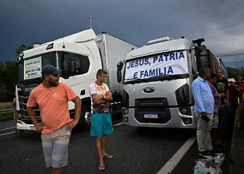 kesal_bolsonaro_kalah_pemilu_sopir_truk_brazil_blokir_jalan_di_20_wilayah