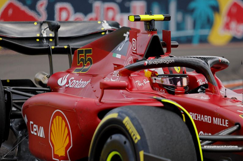 kesempatan_carlos_sainz_naik_podium_di_gp_spanyol