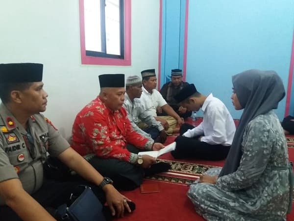 ketangkul_ridho_terpaksa_nikah_di_kantor_polisi