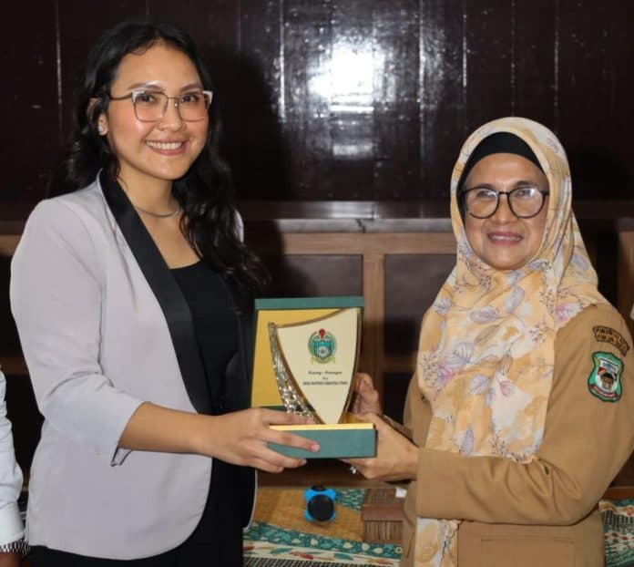ketua_bapemperda_dprd_sumut_ini_mengaku_senang_bertemu_dr_susanti