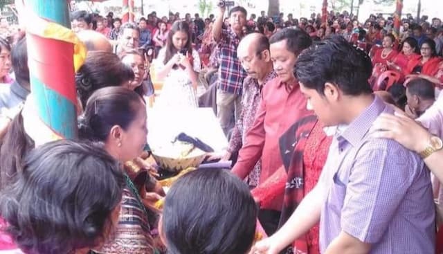 ketua_dpc_pdip_samosir_gelar_syukuran