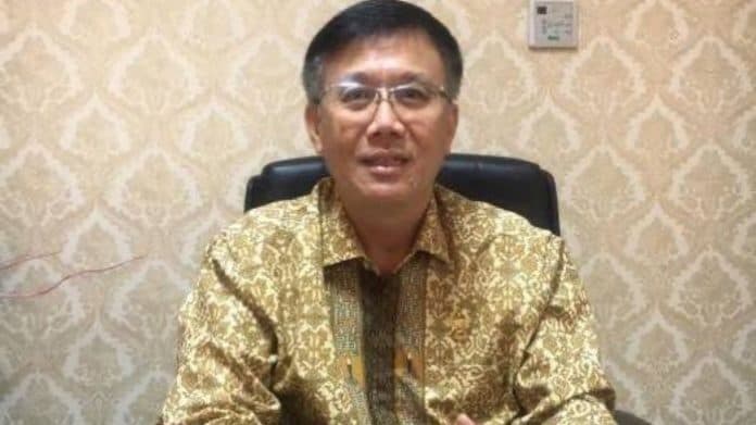 ketua_dprd_minta_pemko_medan_segera_bongkar_tembok_di_komplek_katamso_square_ii