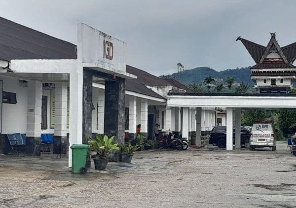 ketua_dprd_pakpak_bharat_minta_pelayanan_rsud_salak_lebih_ditingkatkan