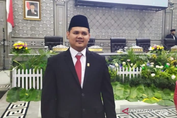 ketua_dprd_pinjaman_dengan_jaminan_sk_dewan_lumrah