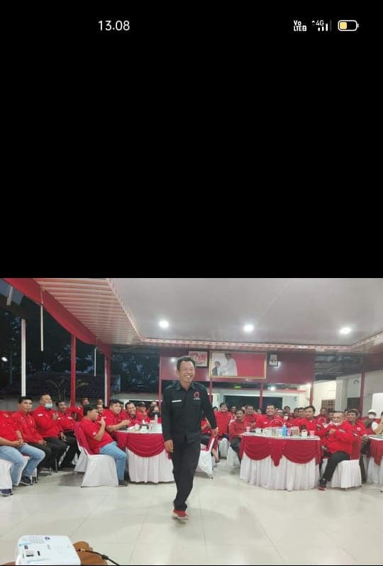 ketua_dprd_taput_kosong_pdip_sodorkan_3_nama_salah_satunya_arifin_rudi_nababan
