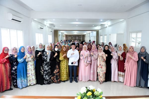 ketua_dwp_sumut_berharap_anggota_semakin_dekat_dengan_allah_swt