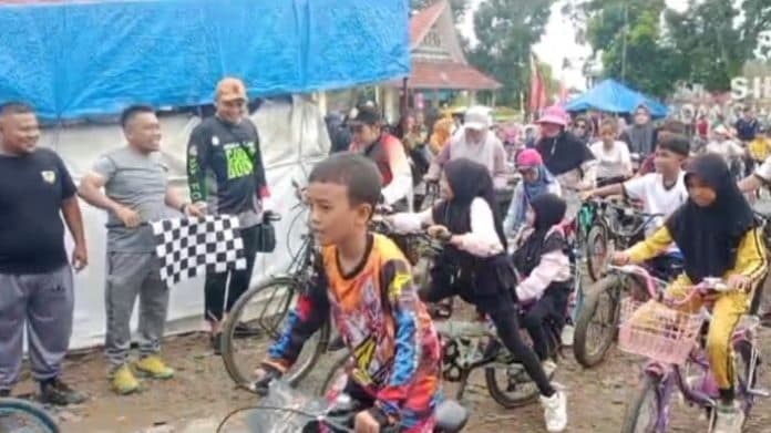 ketua_knpi_palas_lepas_peserta_gowes_sepeda_santai_merdeka