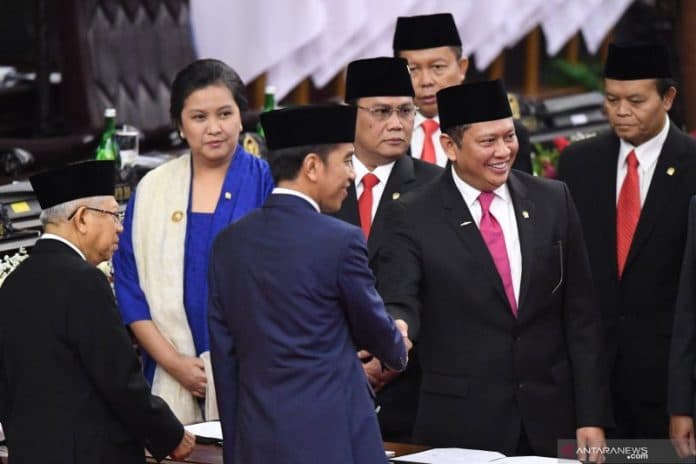 ketua_mpr_sapa_khusus_megawati_dan_sby_saat_pelantikan_presiden