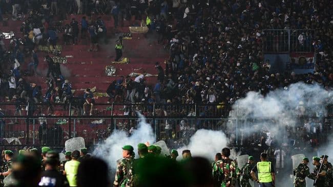 ketua_panpel_arema_fc_disanksi_larangan_beraktivitas_di_sepak_bola_seumur_hidup