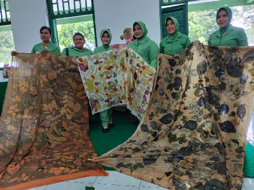 ketua_persit_kck_pd_ibb_dorong_anggota_tingkatkan_ekonomi_rumah_tangga