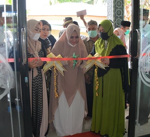 ketua_pkk_langkat_resmikan_mushola_nurul_iman_brandan_barat