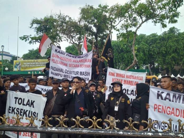 ketua_pn_medan_didemo_ratusan_massa_minta_batalkan_eksekusi_lahan
