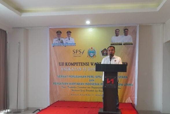 ketua_pwi_sumut_tutup_ukw_angkatan_55_56_30_peserta_lulus