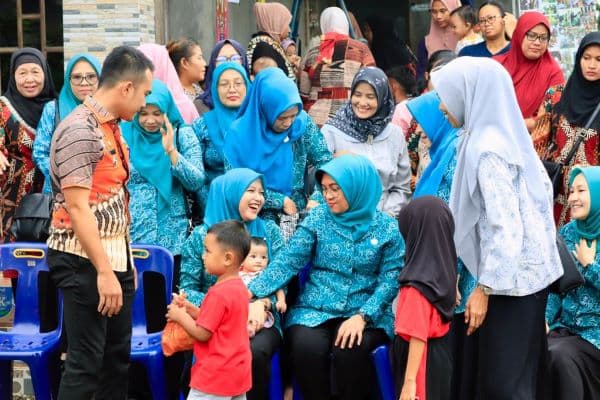 ketua_tp_pkk_kota_binjai_tinjau_posyandu_di_kelurahan_payaroba
