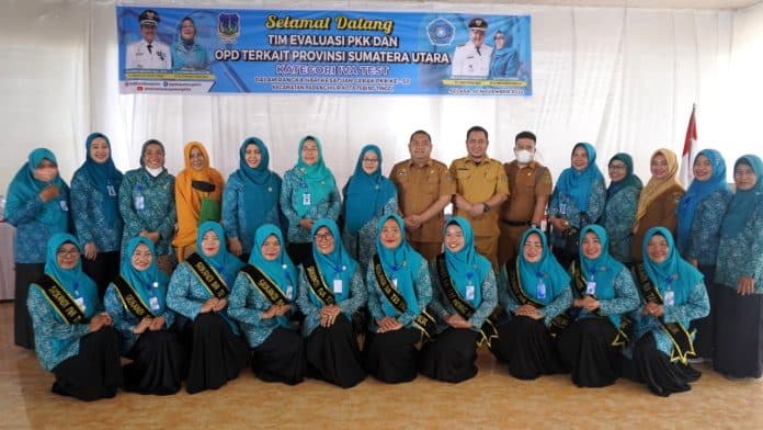 ketua_tp_pkk_tebing_tinggi_kampanyekan_iva_test