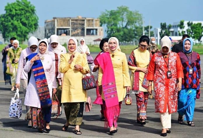 ketum_dekranas_wury_maruf_amin_soroti_berkurangnya_perajin_di_hut_43