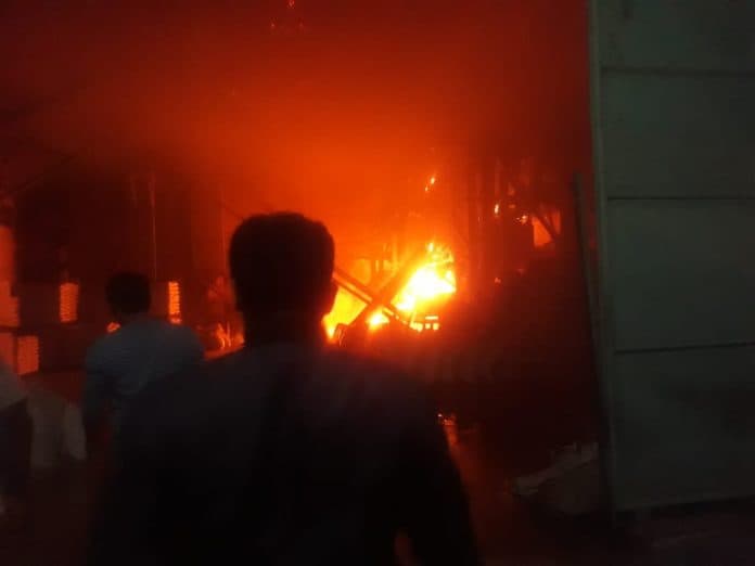 kilang_padi_horas_jaya_di_beringin_ludes_terbakar