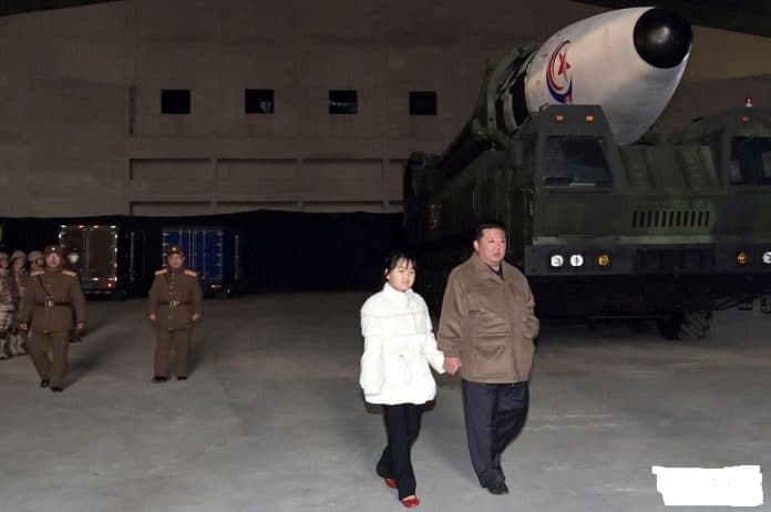 kim_jong_un_awasi_uji_coba_icbm_bersumpah_lebih_banyak_senjata_nuklir