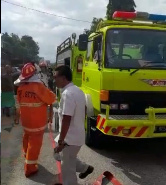 kios_fotocopy_depan_stasiun_kereta_api_siantar_terbakar