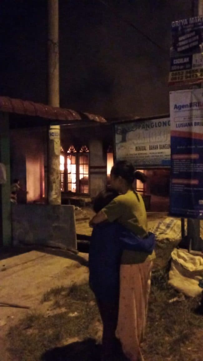 kios_sekaligus_rumah_di_tanjung_morawa_terbakar_kerugian_ratusan_juta_rupiah
