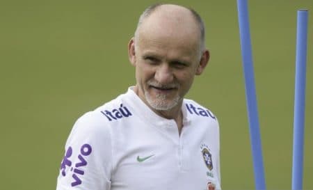 kiper_legendaris_brazil_masuk_jajaran_staf_pelatih_liverpool