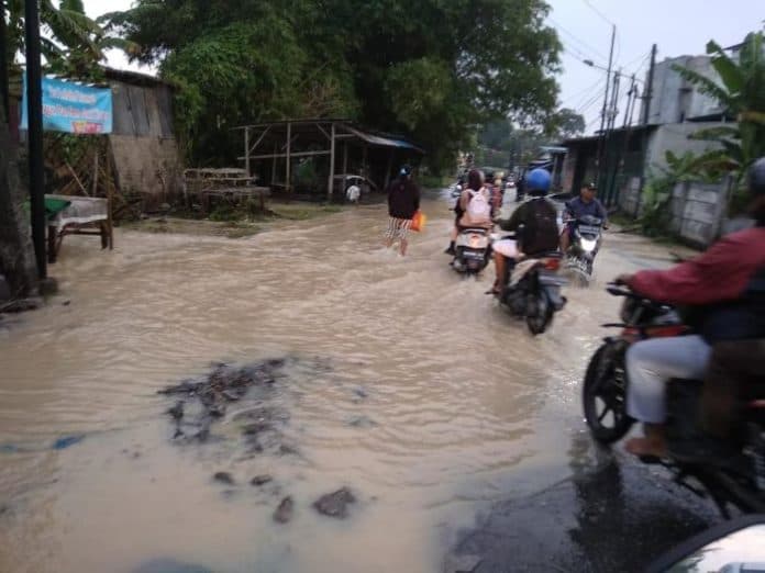 kiriman_dari_gunung_medan_sunggal_dan_tuntungan_terendam_banjir