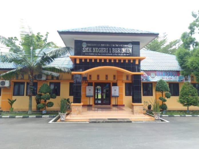 kisah_ibu_dan_anak_kembar_bunuh_diri_korban_merupakan_guru_favorit_di_smk_i_beringin