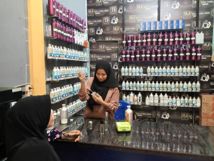 kisah_sukses_pengusaha_parfum_siantar_berawal_dari_iseng