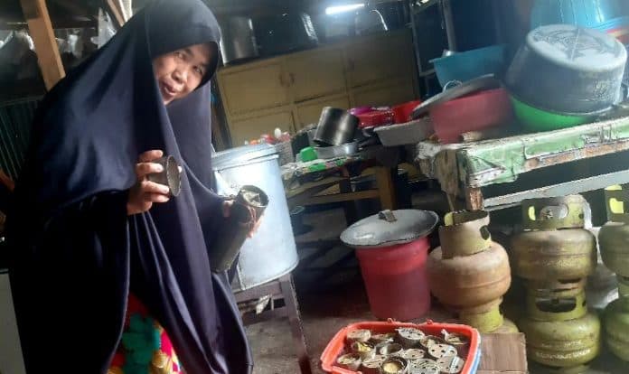 kisah_sukses_wanita_pengusaha_lontong_di_siantar_berawal_dari_4_batang_hingga_600_sehari