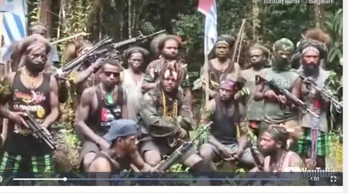 kkb_papua_tembaki_pesawat_di_bandara_kenyam_nduga_dan_tantang_tni_polri_berperang