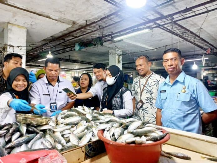 kkp_lakukan_pengawasan_kehigienisan_ikan_di_pasar_telah_penuhi_persyaratan