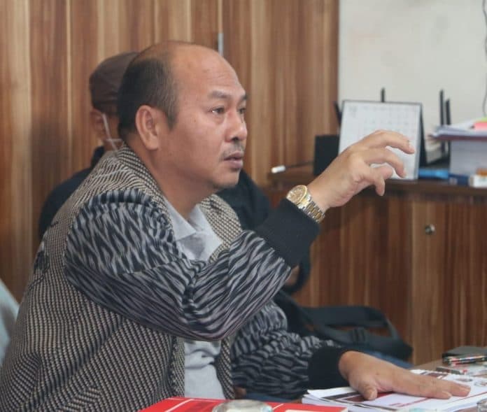 klinik_bunda_thamrin_medan_keluarkan_hasil_tes_swab_negatif_bupati_taput_geram