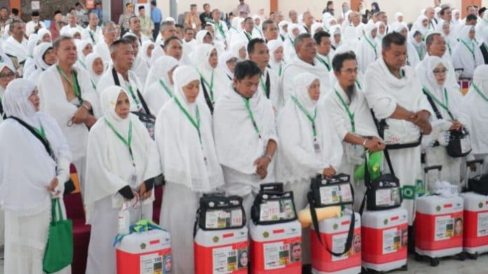 kloter_17_asal_binjai_dan_medan_berangkat_menuju_tanah_suci