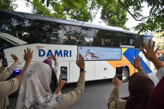kloter_pertama_jamaah_calon_haji_asal_sumut_berangkat