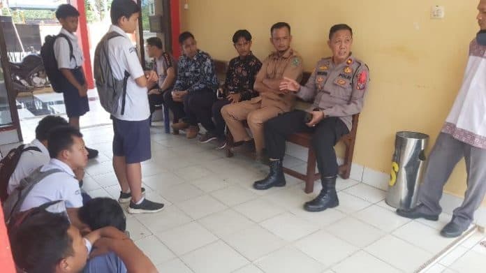 knalpot_blong_motor_siswa_yang_bolos_sekolah_di_simalungun_diminta_diganti