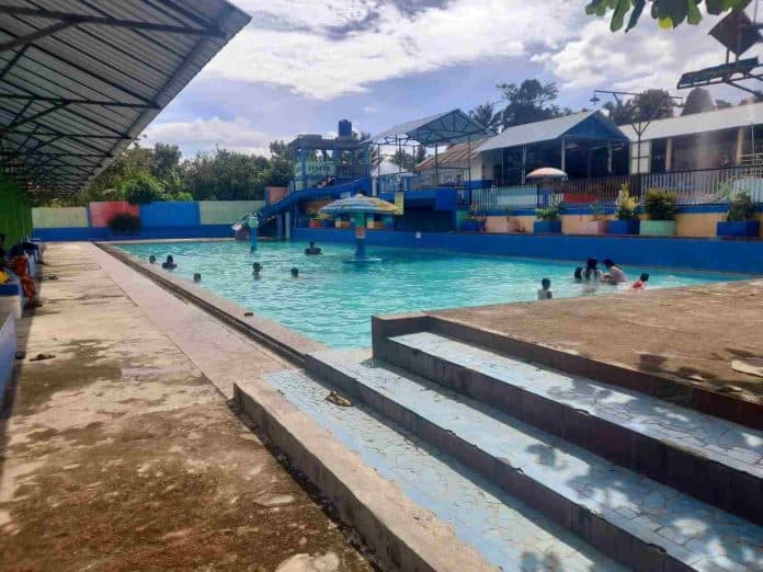 kolam_renang_nusantara_alternatif_wahana_wisata_air_di_tanah_jawa