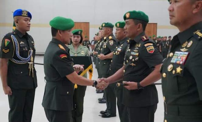 kolonel_infanteri_jansen_p_nainggolan_resmi_jabat_danrem_023ks