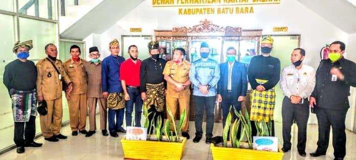 komentar_di_medsos_berpotensi_isu_sara_oknum_camat_di_batu_bara_minta_maaf